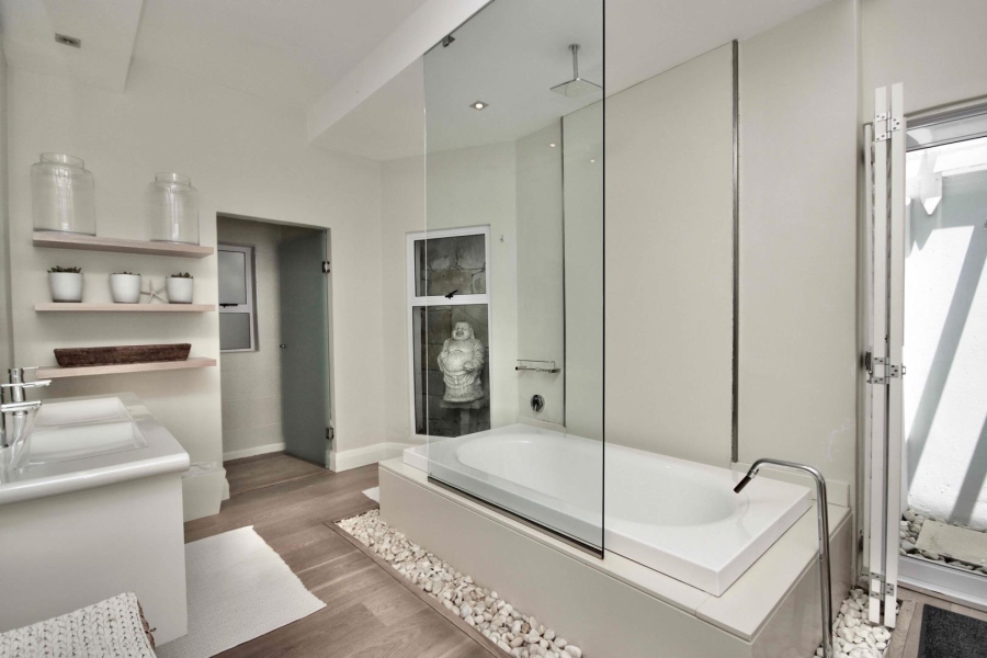 4 Bedroom Property for Sale in Clifton Western Cape